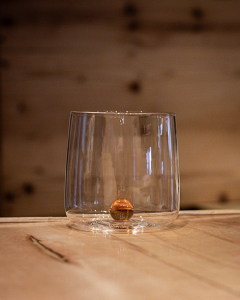 Wasserglas mit Farb-Akzent 0