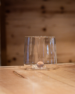 Wasserglas mit Farb-Akzent 4